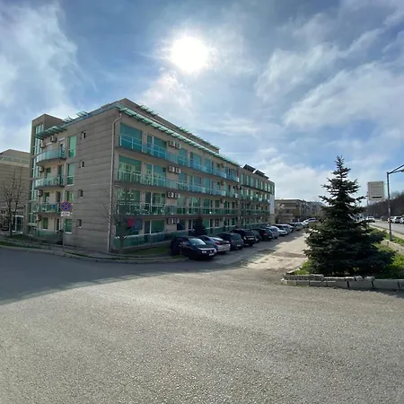 резиденция у морского берега Apartment *